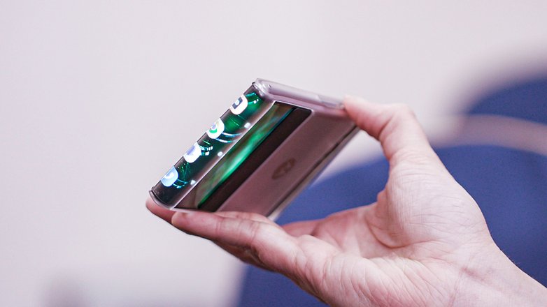 Motorola smartphone with rollable display