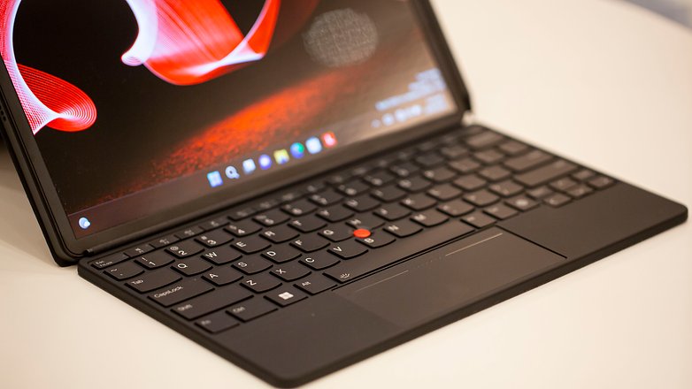 ThinkPad X1 Fold : prise en main du PC tablette pliable de Lenovo