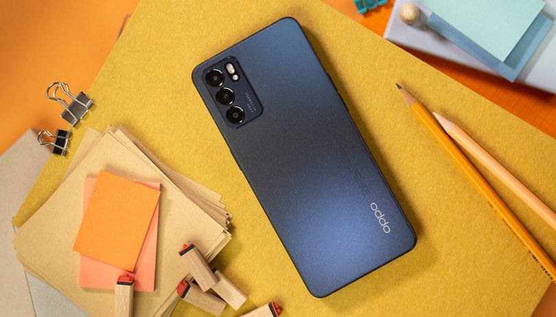 NextPit Oppo Reno 6 back