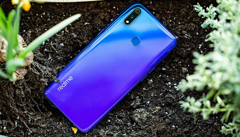 AndroidPIT realme 3 pro back