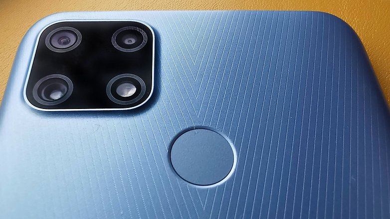 NextPit realme 7i camera module