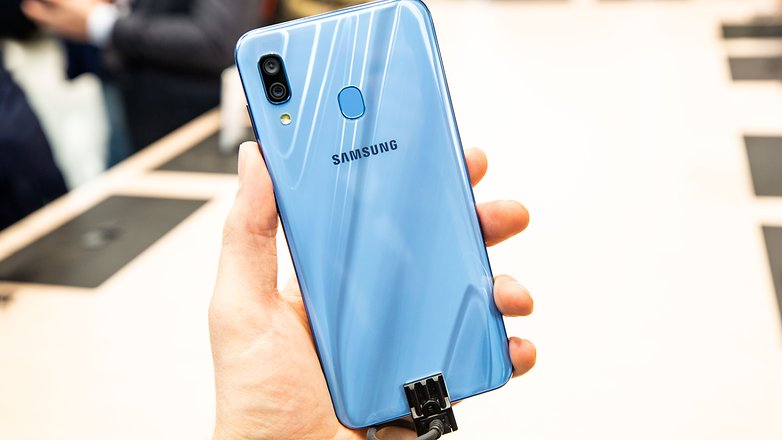 AndroidPIT samsung galaxy a30 back