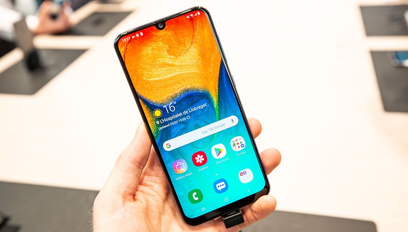 AndroidPIT samsung galaxy a30 front