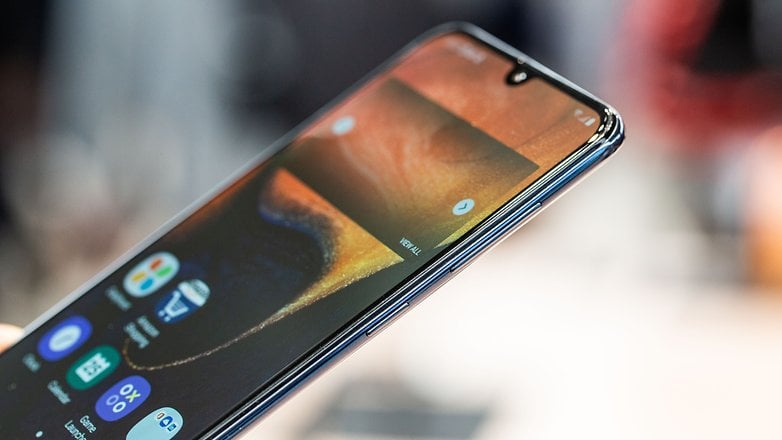 AndroidPIT samsung galaxy a50 side