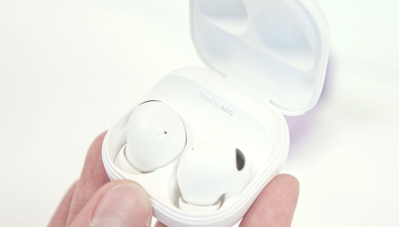 NextPit samsung galaxy buds 2 pro case white np22