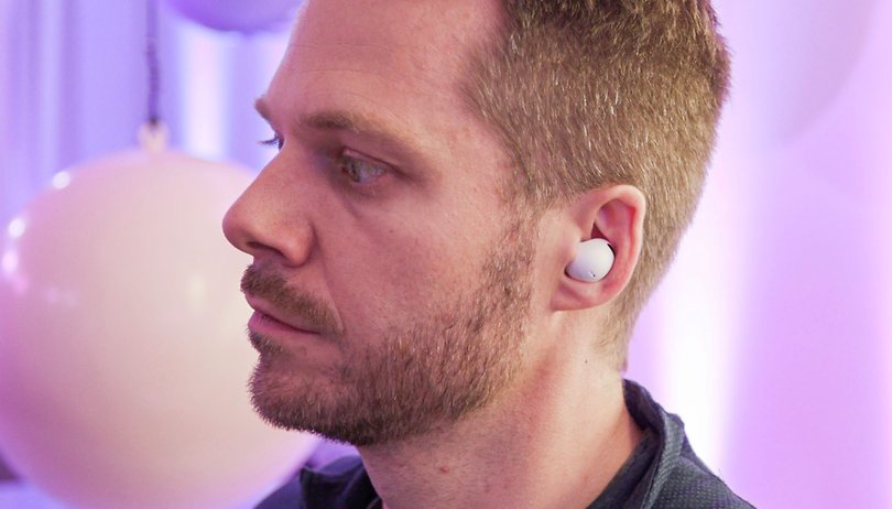 NextPit samsung galaxy buds 2 pro στο ear np22