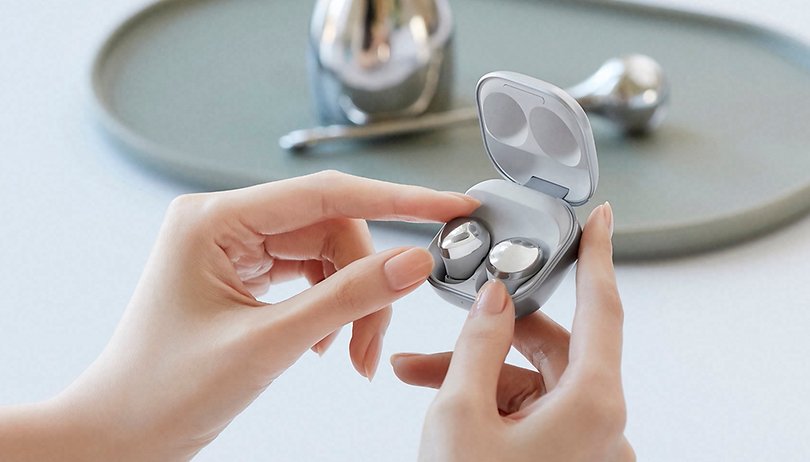 samsung galaxy buds pro silver case2 99px