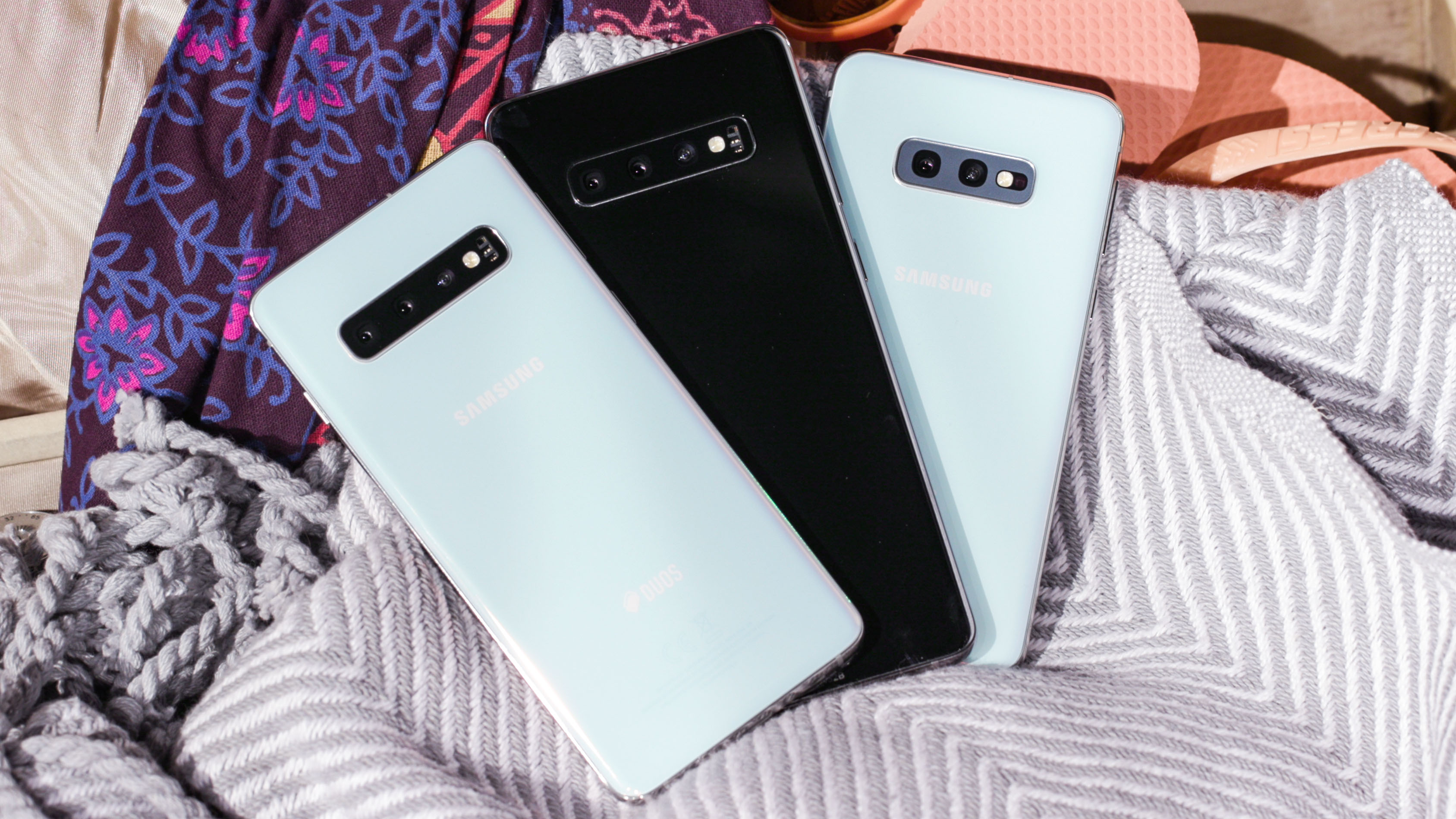 Galaxy S10 Plus ausgepackt: Samsungs weiße Keramik-Flunder