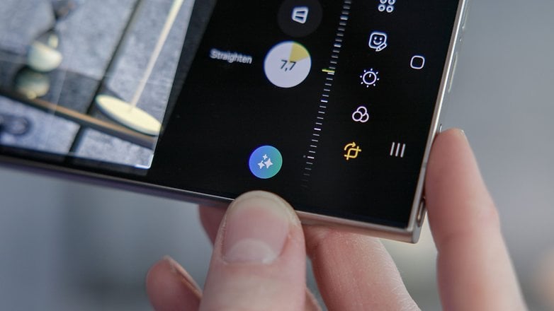 The new Galaxy AI button on the Samsung Galaxy S24 Ultra