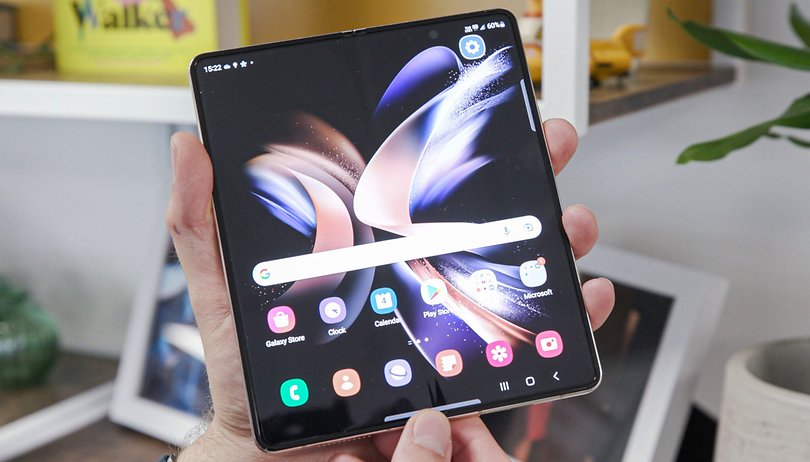 NextPit samsung galaxy z fold 4 hero np22