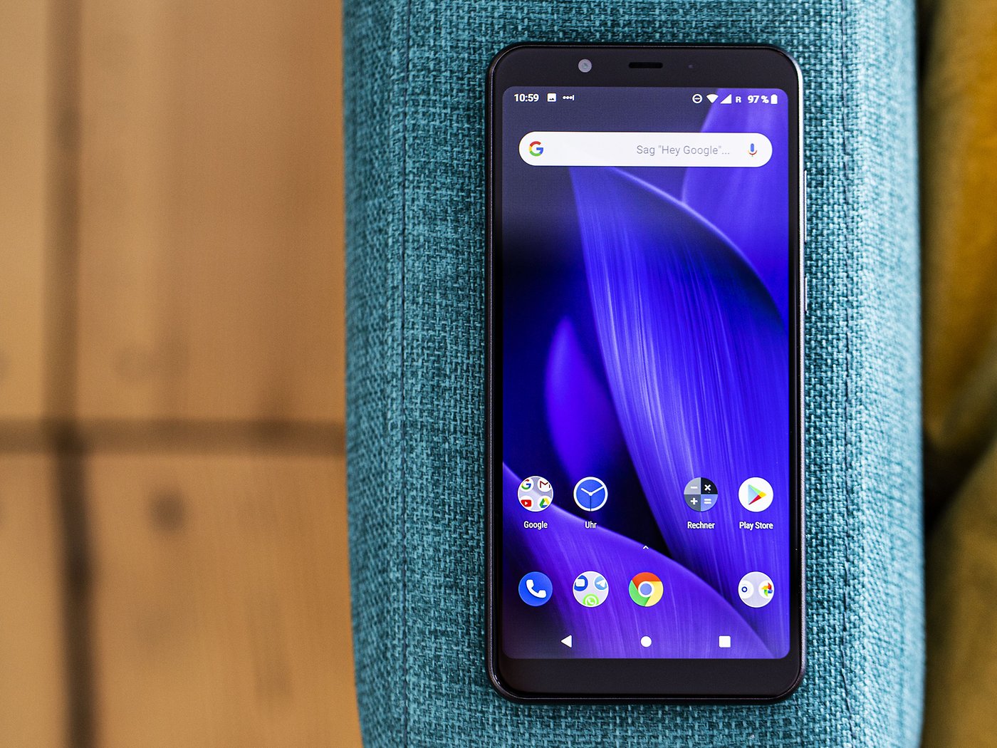 AQUOS R｜価格比較・最新情報 - 価格.com