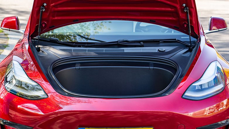 AndroidPIT tesla model 3 trunk front