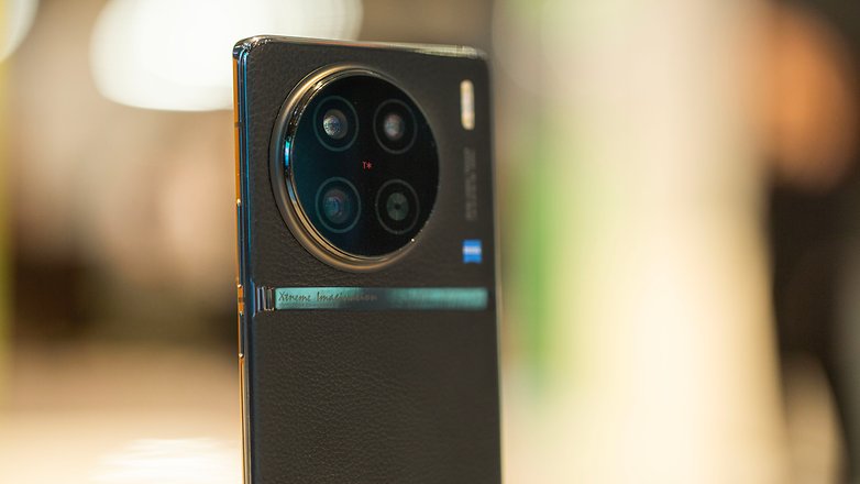 Vivo X90 Pro camera module