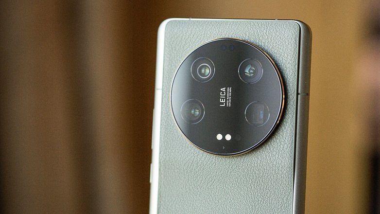 Xiaomi 13 Ultra camera module up close