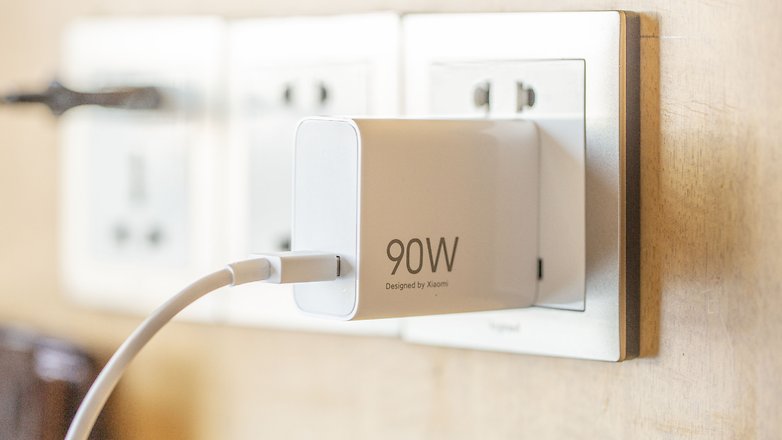 Xiaomi 13 Ultra's 90 W bundled charger