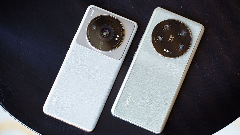Xiaomi 12S Ultra (left) next to the new Xiaomi 13 Ultra (right)