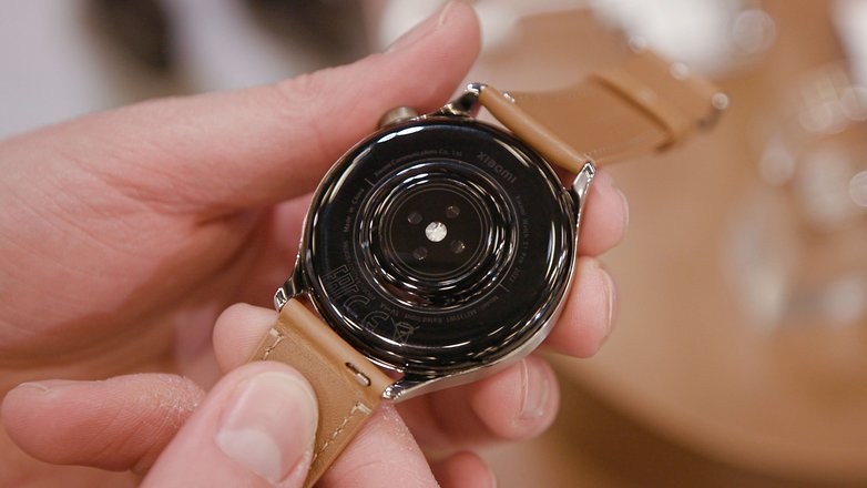 Xiaomi Watch S1 Pro Rückseite mit Sensor