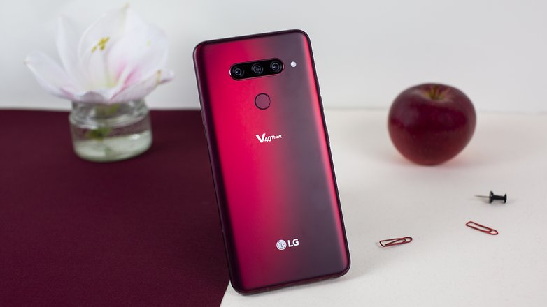 LG V40 03