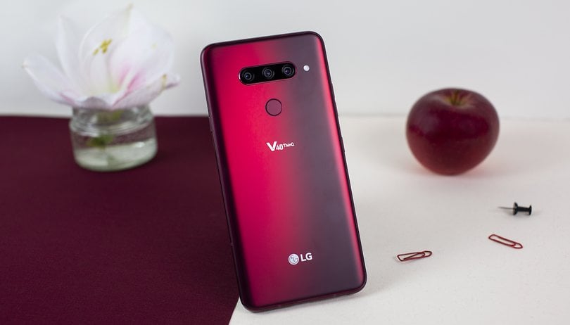 LG V40 03