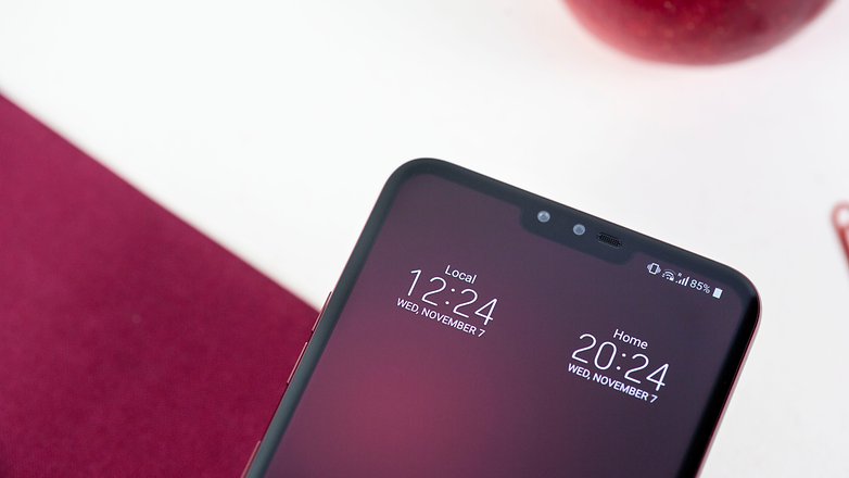 LG V40 06