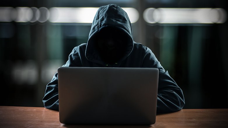 hacker adatvédelmi jelszó crack hozzáférési biztonság megsérti kém 02