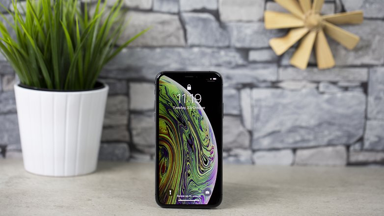 iPhone xs 01