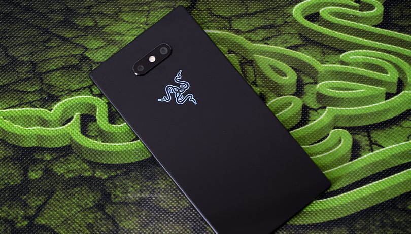 Razer Phone 2017 Smartphone Review -  Reviews