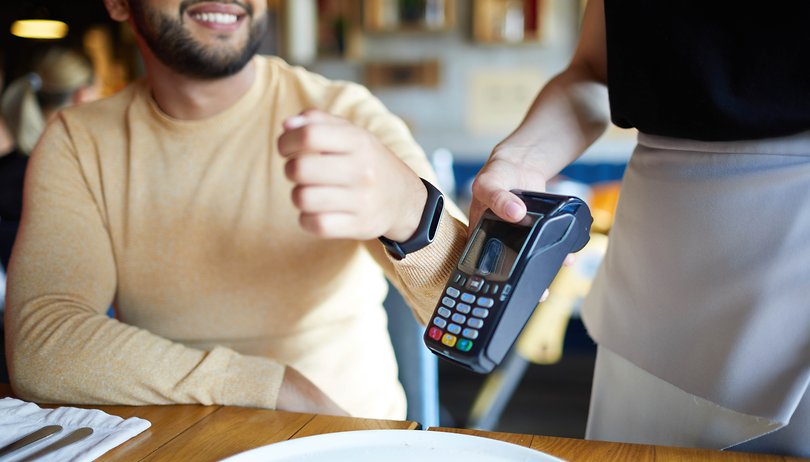 smartwatch payment 01