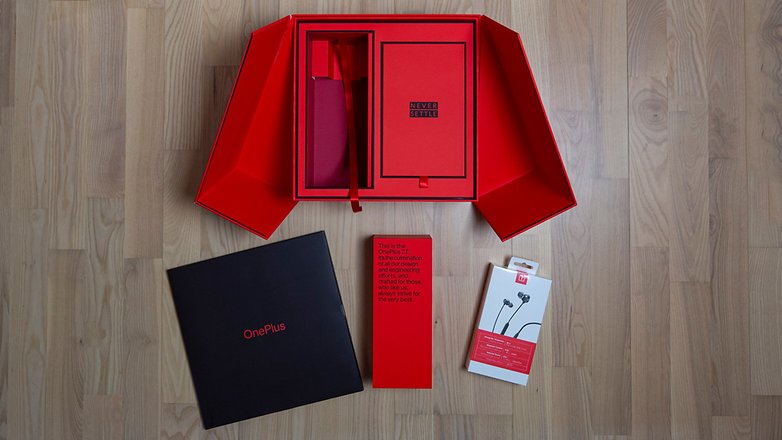 AndroidPIT OnePlus 7T Box Content 1