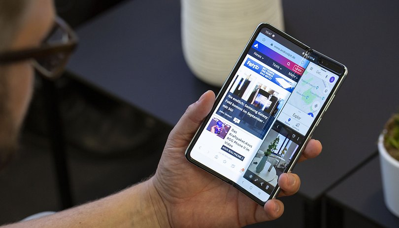 AndroidPIT Samsung Galaxy Fold In Use 2