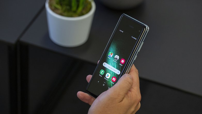 AndroidPIT Samsung Galaxy Fold In Use