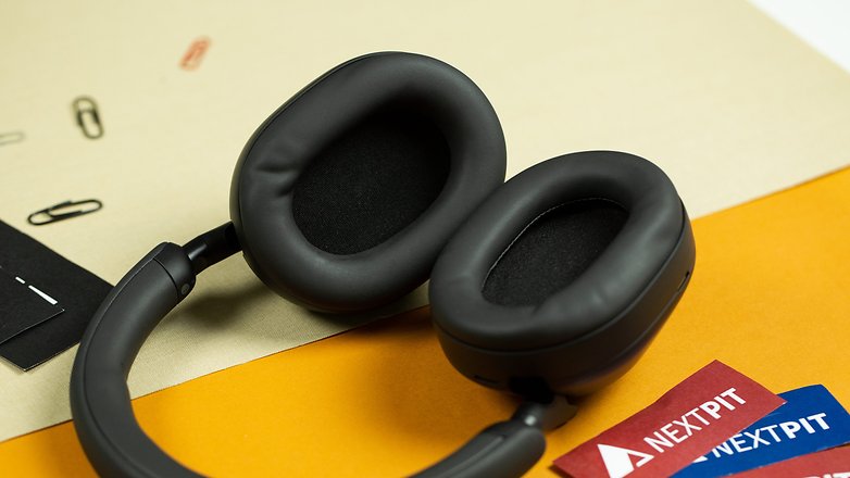 Sony WH-1000XM5 earcups