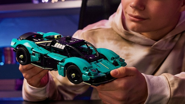 Lego Technic Lunar Aston Martin Valkyrie Lego Technic Lunar Aston Martin Valkyrie