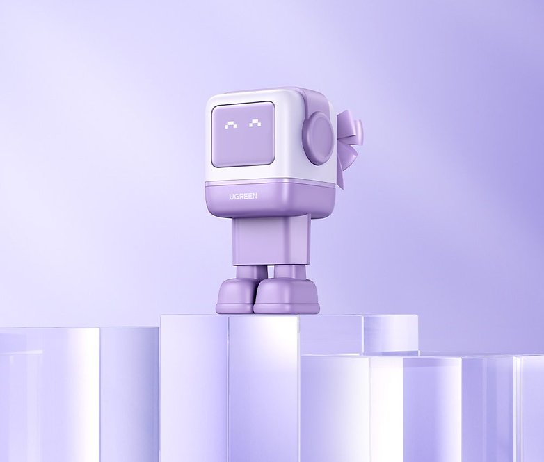 Le chargeur Ugreen Robot GaN 65W dans sa version rose