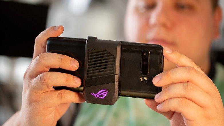 NextPit ASUS RoG Phone 3 fan ventilator