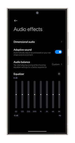 Écran des paramètres pour les effets audio avec options de son adaptatif et ajustements d'égaliseur.