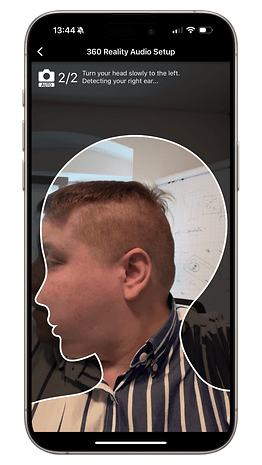 Screenshot displaying the 360 ​​Reality audio setup with a person's face and instructions.