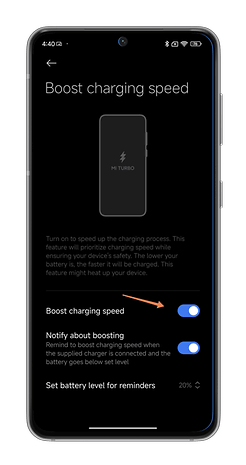HyperOS screenshots showing how you can enable fast charging on your Xiaomi smartphone.