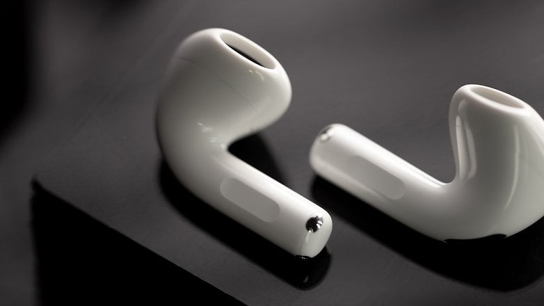 Apple AirPods 4 with ANC Apple AirPods 4 with ANC