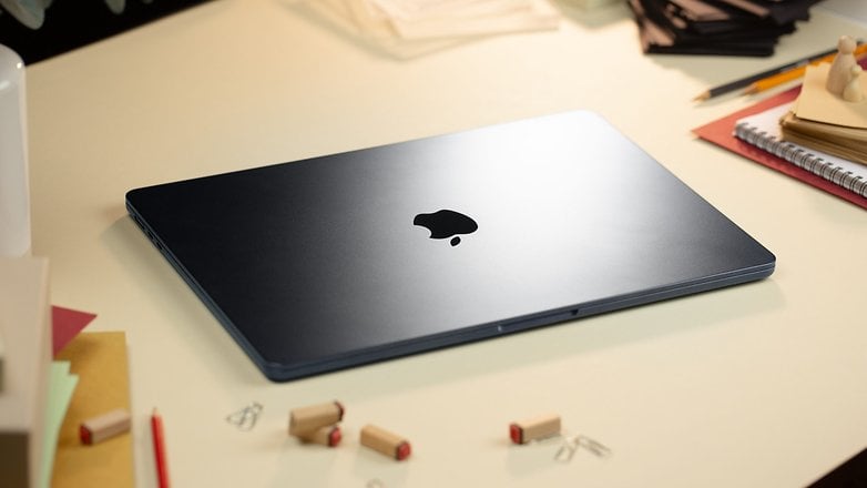 Das MacBook Air M2 mit 15''-Display ist ein echter Hingucker