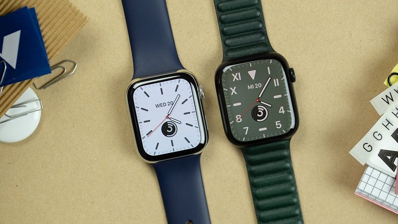 Apple Watch 7 Modelle nebeneinander