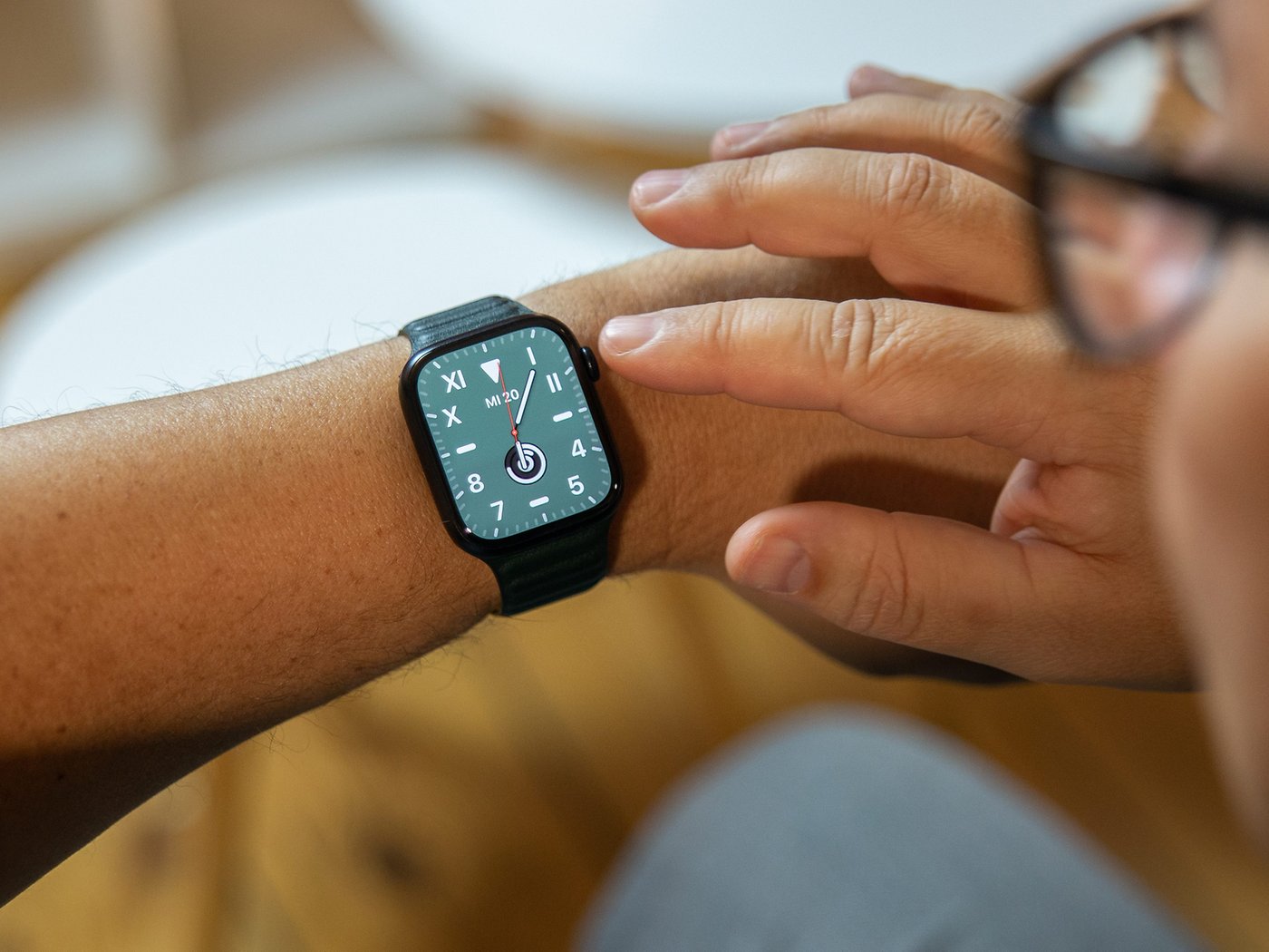 How to set your Apple Watch to left handed mode in just a few steps