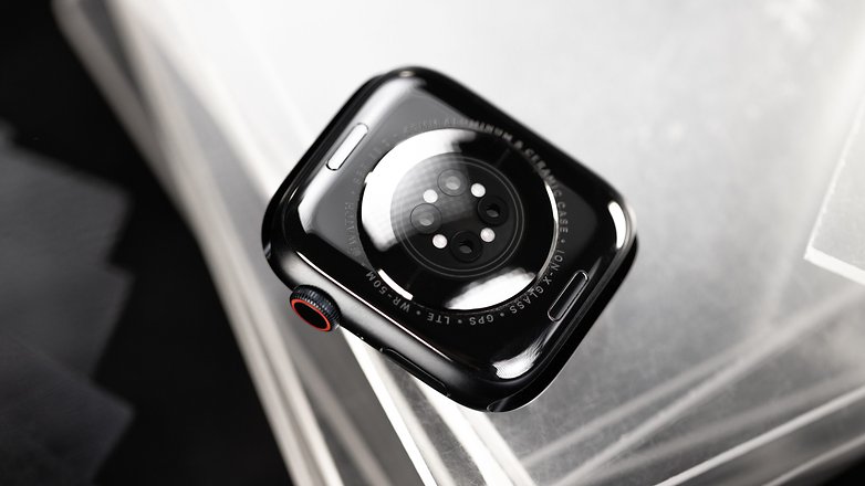 Apple Watch Series 9 back sensors in detail