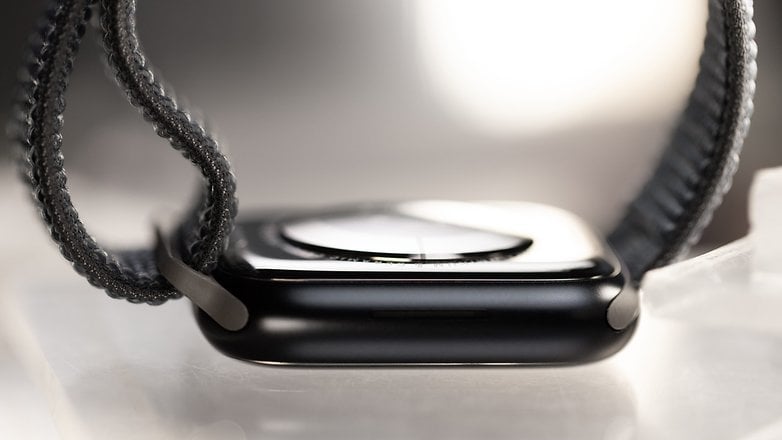 Apple Watch 9 from the side