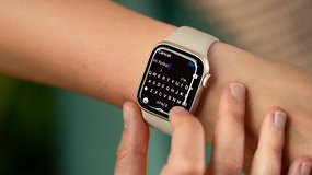 Somebody using the Apple Watch's keyboard