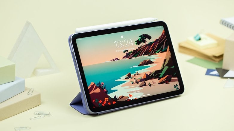 iPad Mini mit Stand und Apple Pen