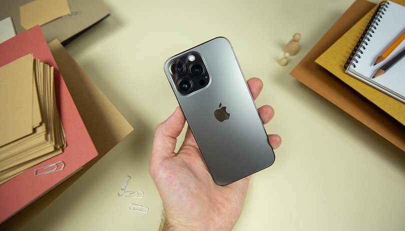 iPhone 14 Pro menampilkan memori yang lebih pantas daripada model bukan pro