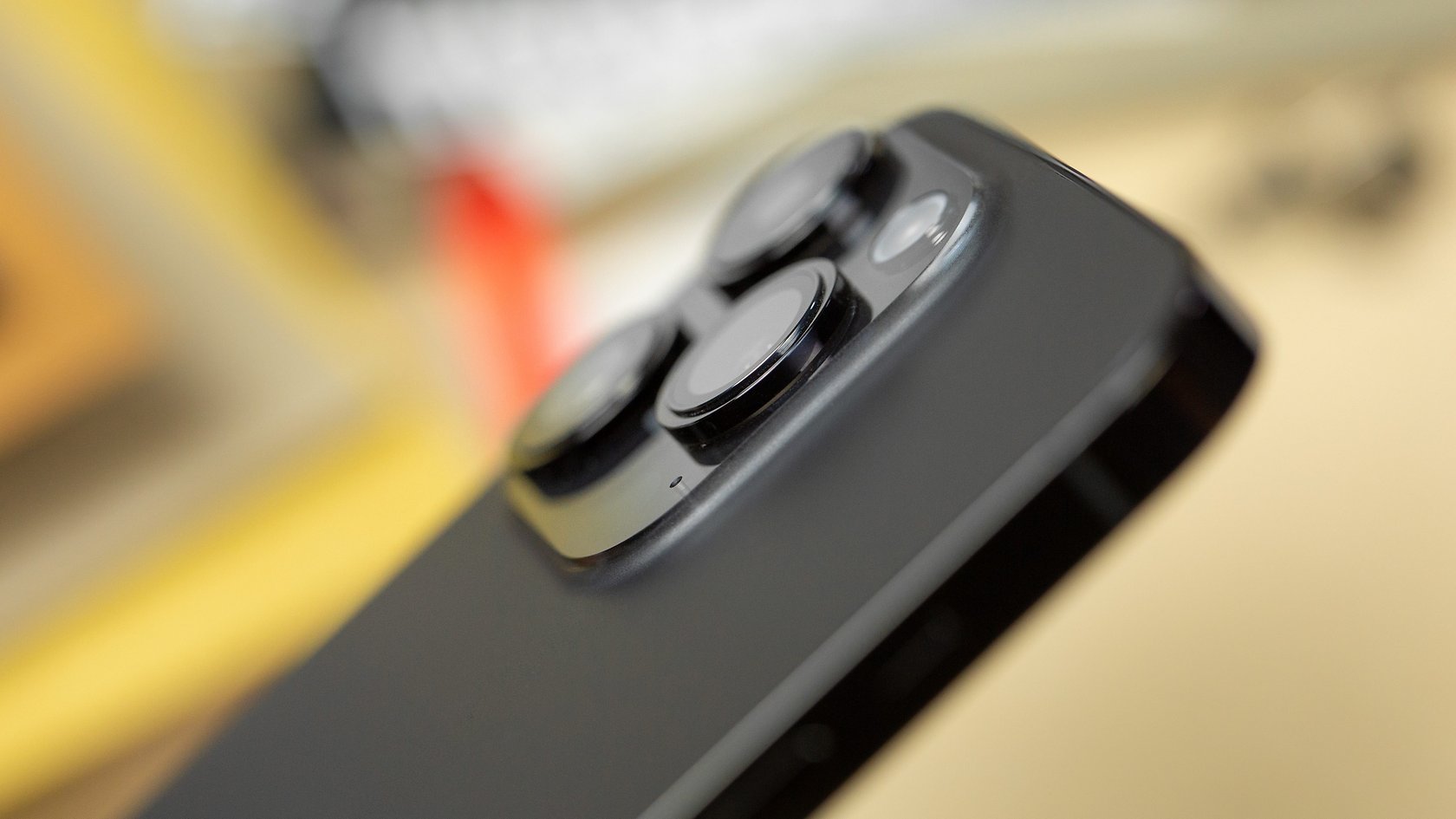 iphone 15 pro max apple intelligence camera