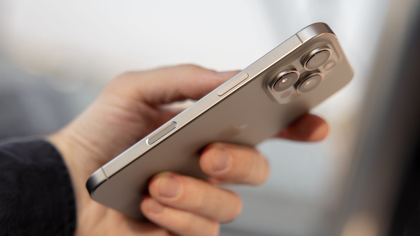 Apple's Ultra-Thin iPhone 17 Air Has Another Edge to Beat the Max
