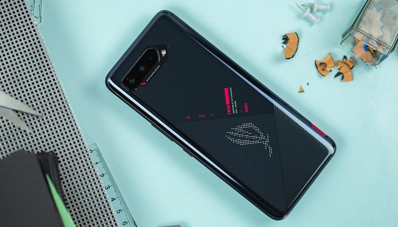 NextPit Asus ROG Phone 5 гръб